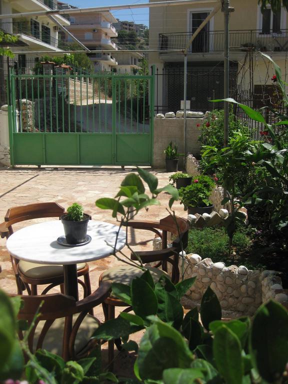 Achilles Apartments Saranda Oda fotoğraf