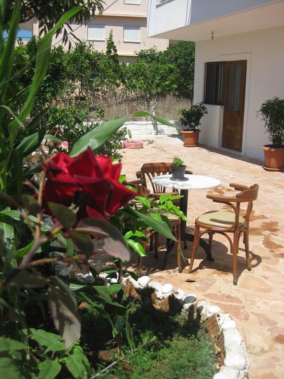 Achilles Apartments Saranda Oda fotoğraf