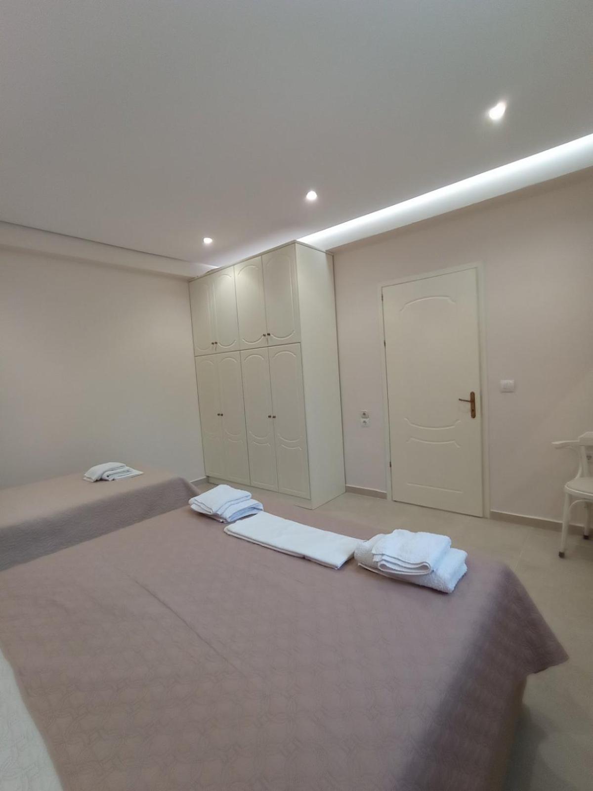 Achilles Apartments Saranda Oda fotoğraf