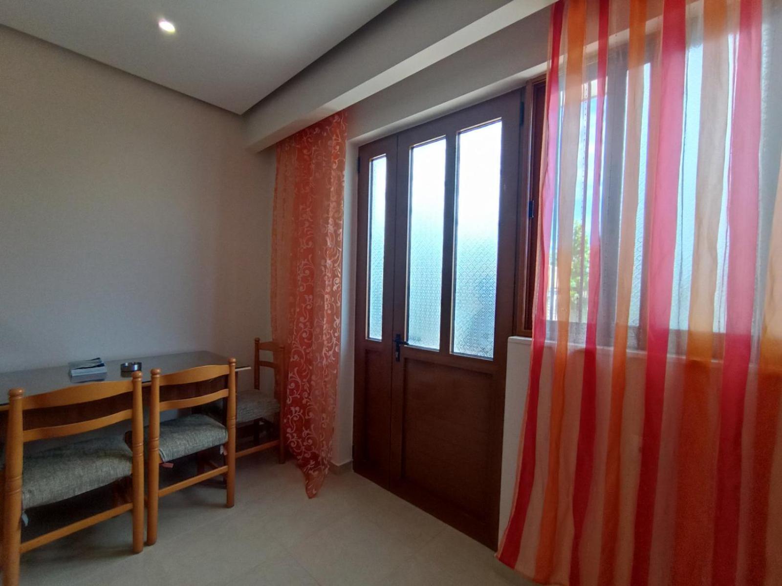Achilles Apartments Saranda Oda fotoğraf